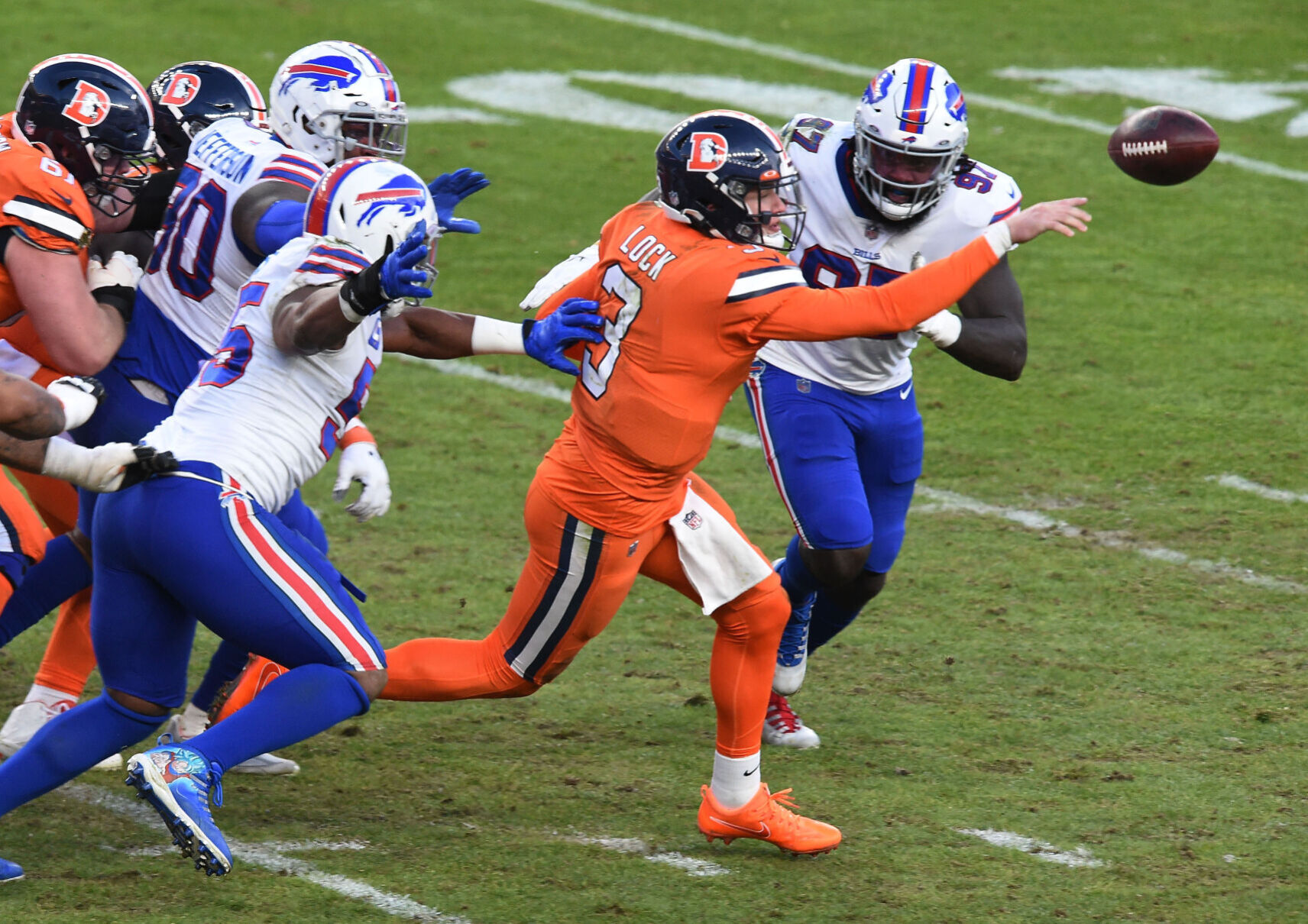 122020-s-broncosbills 10.JPG